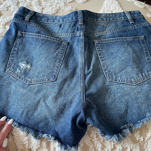 Short - Ripped denim - Picture 6 of 7